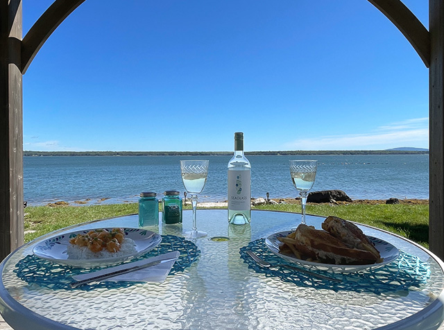 Acadia Bay Ocean's Edge Cottage